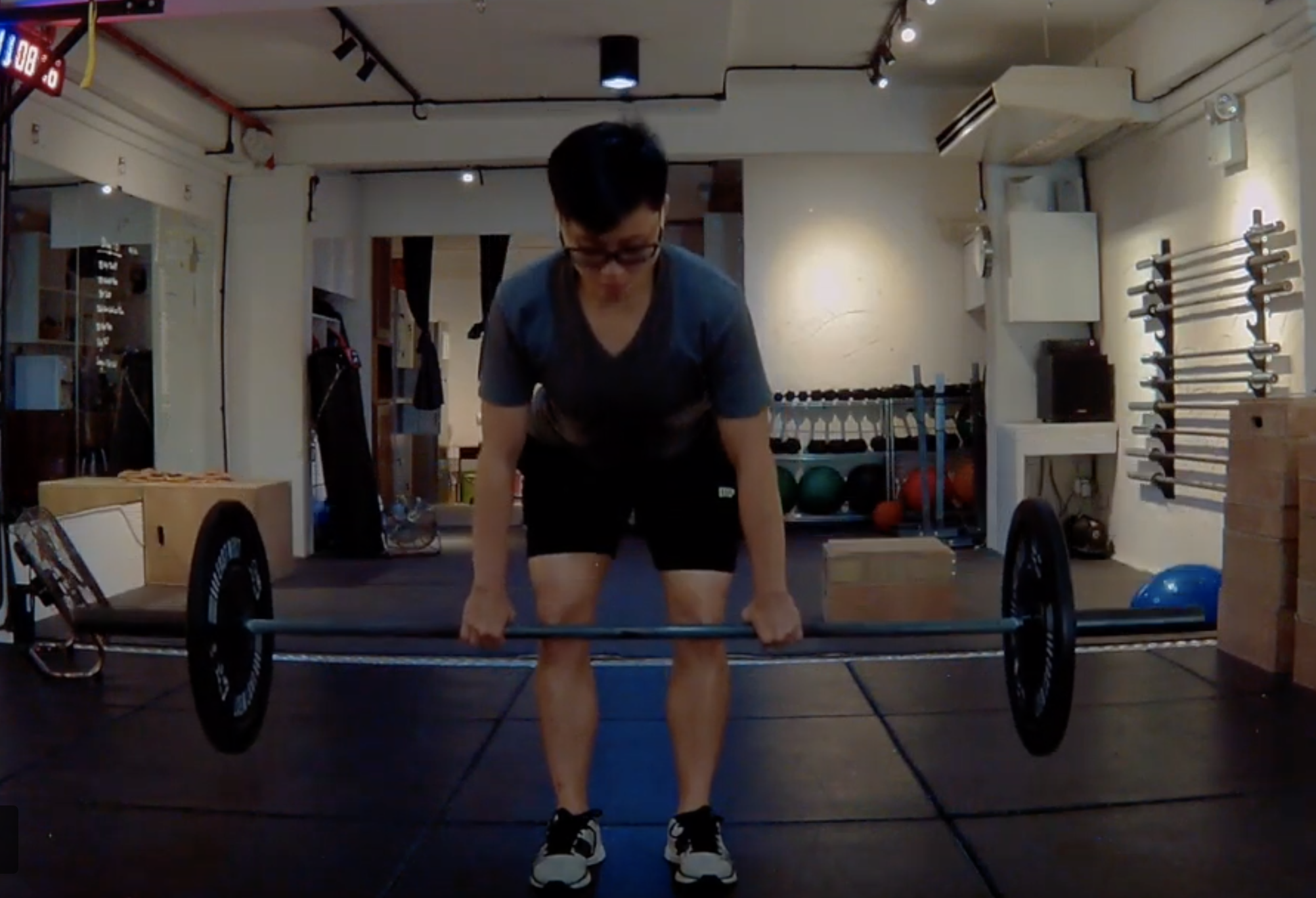 Read more about the article How to Romanian Deadlift | Exercise Video & Guide